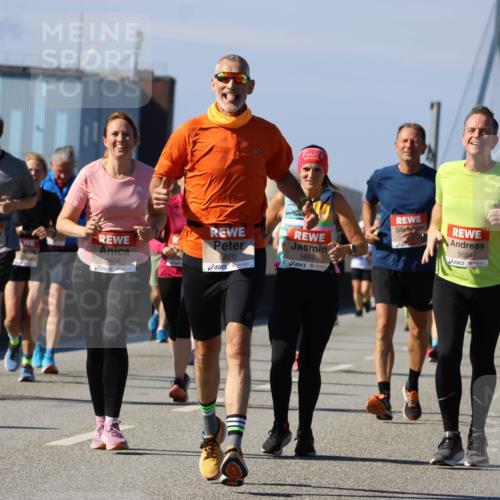 03.10.2025 - Köhlbrandbrückenlauf Strokosch-Dieckow http://msf.ph/oto/9163429 03.10.2025 13:02:34 Position 3 5656, 6620, 5657, 5658, 4838 meine-sportfotos.de