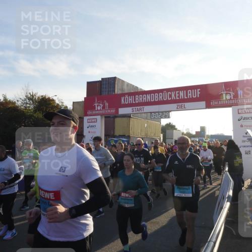 03.10.2025 - Köhlbrandbrückenlauf Matties Gatica Varas http://msf.ph/oto/9163434 03.10.2025 09:02:31 Ziel  meine-sportfotos.de
