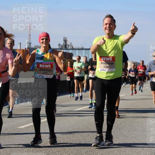 03.10.2025 - Köhlbrandbrückenlauf Strokosch-Dieckow http://msf.ph/oto/9163437 03.10.2025 13:02:39 Position 3 5656, 5657, 80, 5658, 4838 meine-sportfotos.de