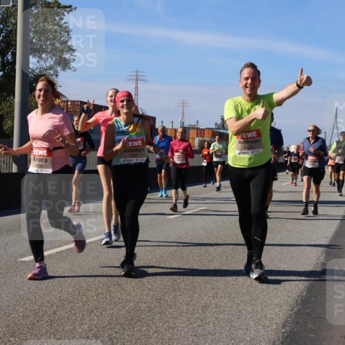 03.10.2025 - Köhlbrandbrückenlauf Strokosch-Dieckow http://msf.ph/oto/9163444 03.10.2025 13:02:40 Position 3 5656, 5657, 5658 meine-sportfotos.de