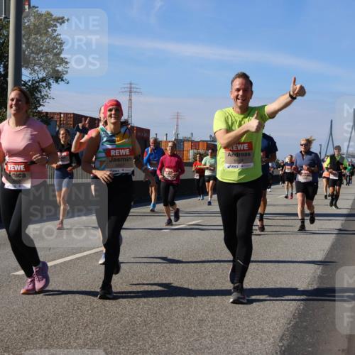 03.10.2025 - Köhlbrandbrückenlauf Strokosch-Dieckow http://msf.ph/oto/9163448 03.10.2025 13:02:41 Position 3 5656, 5657, 3, 5658 meine-sportfotos.de