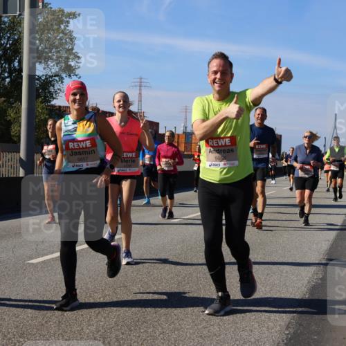 03.10.2025 - Köhlbrandbrückenlauf Strokosch-Dieckow http://msf.ph/oto/9163460 03.10.2025 13:02:41 Position 3 5656, 5657, 4139, 5658 meine-sportfotos.de