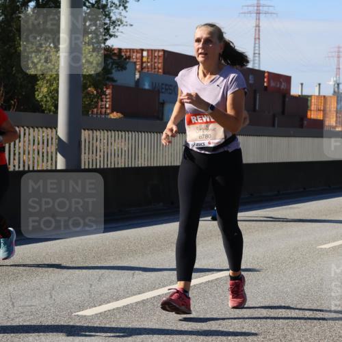 03.10.2025 - Köhlbrandbrückenlauf Strokosch-Dieckow http://msf.ph/oto/9163479 03.10.2025 13:02:47 Position 3 6780, 4915 meine-sportfotos.de