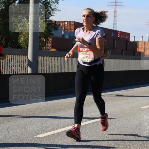 03.10.2025 - Köhlbrandbrückenlauf Strokosch-Dieckow http://msf.ph/oto/9163481 03.10.2025 13:02:47 Position 3 21, 6780, 4915 meine-sportfotos.de