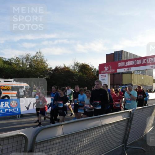 03.10.2025 - Köhlbrandbrückenlauf Matties Gatica Varas http://msf.ph/oto/9163484 03.10.2025 09:03:20 Ziel  meine-sportfotos.de