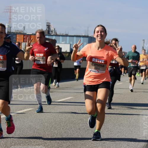 03.10.2025 - Köhlbrandbrückenlauf Strokosch-Dieckow http://msf.ph/oto/9163489 03.10.2025 13:02:48 Position 3 4915, 4916 meine-sportfotos.de