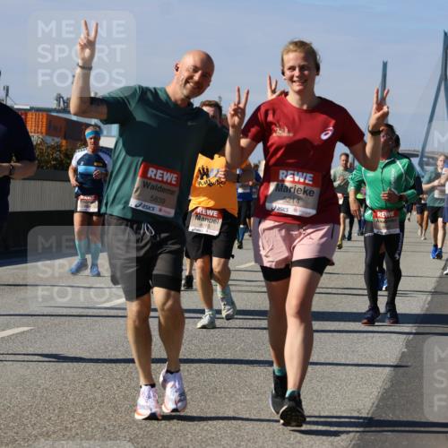 03.10.2025 - Köhlbrandbrückenlauf Strokosch-Dieckow http://msf.ph/oto/9163519 03.10.2025 13:02:55 Position 3 4601, 5839, 5214, 6710 meine-sportfotos.de