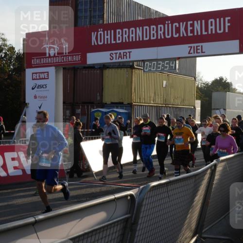 03.10.2025 - Köhlbrandbrückenlauf Matties Gatica Varas http://msf.ph/oto/9163520 03.10.2025 09:03:55 Ziel  meine-sportfotos.de