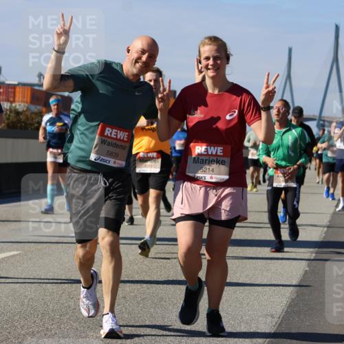 03.10.2025 - Köhlbrandbrückenlauf Strokosch-Dieckow http://msf.ph/oto/9163525 03.10.2025 13:02:55 Position 3 4601, 5839, 6710, 5214 meine-sportfotos.de