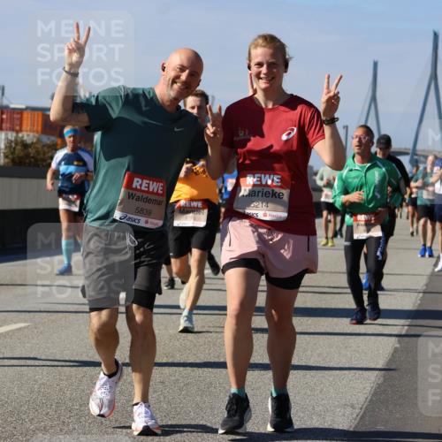 03.10.2025 - Köhlbrandbrückenlauf Strokosch-Dieckow http://msf.ph/oto/9163527 03.10.2025 13:02:55 Position 3 4601, 5839, 5, 6710, 5214 meine-sportfotos.de