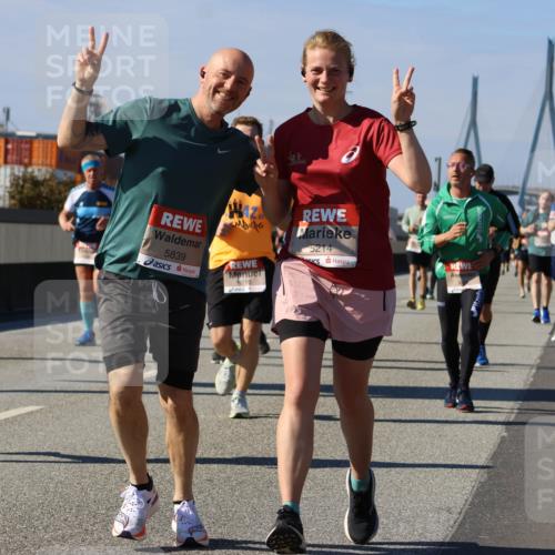 03.10.2025 - Köhlbrandbrückenlauf Strokosch-Dieckow http://msf.ph/oto/9163529 03.10.2025 13:02:55 Position 3 4601, 5839, 6710, 5214 meine-sportfotos.de