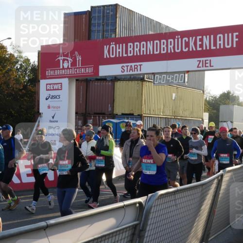 03.10.2025 - Köhlbrandbrückenlauf Matties Gatica Varas http://msf.ph/oto/9163536 03.10.2025 09:04:02 Ziel  meine-sportfotos.de