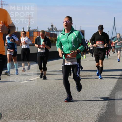 03.10.2025 - Köhlbrandbrückenlauf Strokosch-Dieckow http://msf.ph/oto/9163537 03.10.2025 13:02:59 Position 3 16710, 4843 meine-sportfotos.de
