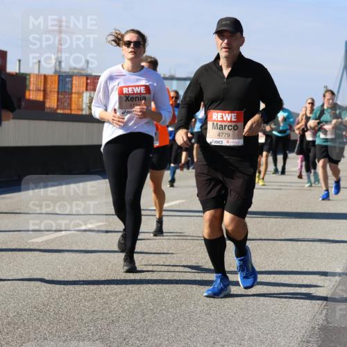 03.10.2025 - Köhlbrandbrückenlauf Strokosch-Dieckow http://msf.ph/oto/9163542 03.10.2025 13:03:01 Position 3 5774, 4779 meine-sportfotos.de