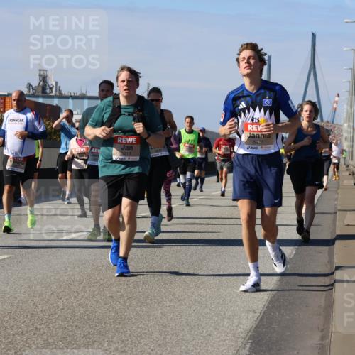 03.10.2025 - Köhlbrandbrückenlauf Strokosch-Dieckow http://msf.ph/oto/9163554 03.10.2025 13:03:05 Position 3 111, 5, 4367, 5213, 5812 meine-sportfotos.de