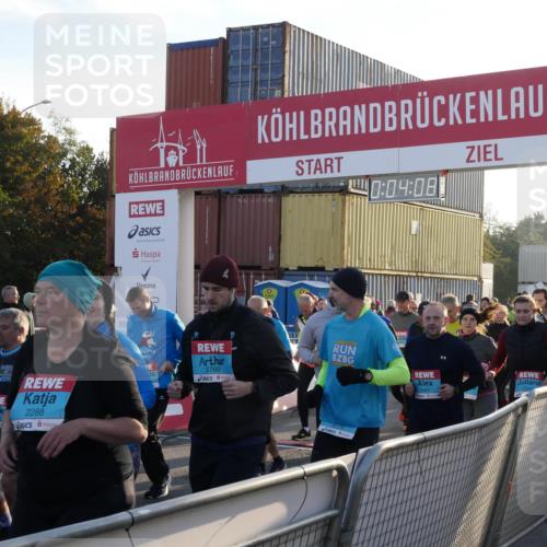 03.10.2025 - Köhlbrandbrückenlauf Matties Gatica Varas http://msf.ph/oto/9163565 03.10.2025 09:04:10 Ziel  meine-sportfotos.de