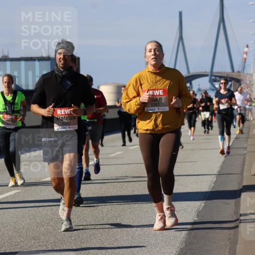 03.10.2025 - Köhlbrandbrückenlauf Strokosch-Dieckow http://msf.ph/oto/9163566 03.10.2025 13:03:10 Position 3 6382, 6383 meine-sportfotos.de