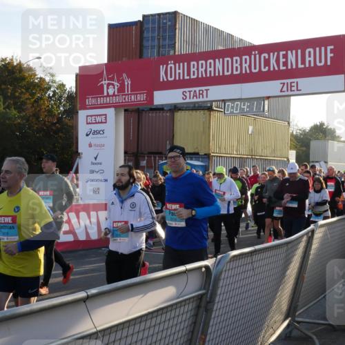 03.10.2025 - Köhlbrandbrückenlauf Matties Gatica Varas http://msf.ph/oto/9163576 03.10.2025 09:04:13 Ziel  meine-sportfotos.de