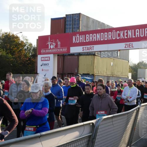 03.10.2025 - Köhlbrandbrückenlauf Matties Gatica Varas http://msf.ph/oto/9163595 03.10.2025 09:04:18 Ziel  meine-sportfotos.de
