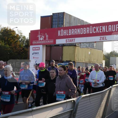 03.10.2025 - Köhlbrandbrückenlauf Matties Gatica Varas http://msf.ph/oto/9163597 03.10.2025 09:04:19 Ziel  meine-sportfotos.de