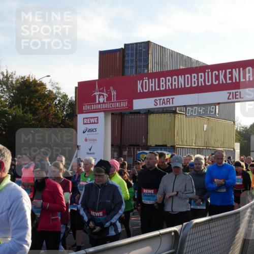 03.10.2025 - Köhlbrandbrückenlauf Matties Gatica Varas http://msf.ph/oto/9163606 03.10.2025 09:04:21 Ziel  meine-sportfotos.de