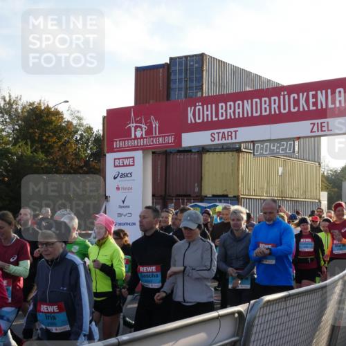 03.10.2025 - Köhlbrandbrückenlauf Matties Gatica Varas http://msf.ph/oto/9163608 03.10.2025 09:04:21 Ziel  meine-sportfotos.de