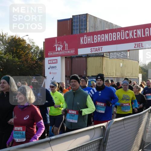 03.10.2025 - Köhlbrandbrückenlauf Matties Gatica Varas http://msf.ph/oto/9163624 03.10.2025 09:04:26 Ziel  meine-sportfotos.de
