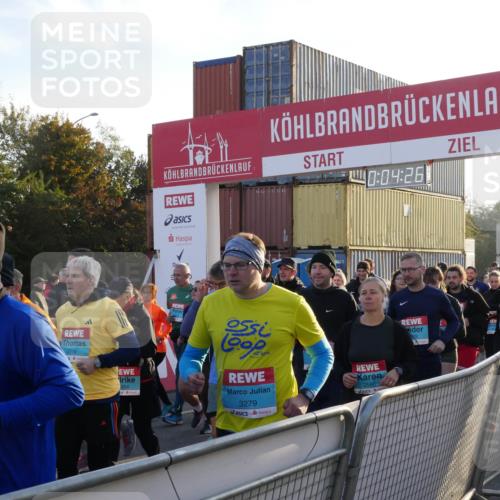 03.10.2025 - Köhlbrandbrückenlauf Matties Gatica Varas http://msf.ph/oto/9163630 03.10.2025 09:04:27 Ziel  meine-sportfotos.de