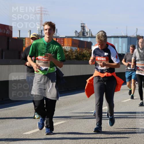 03.10.2025 - Köhlbrandbrückenlauf Strokosch-Dieckow http://msf.ph/oto/9163632 03.10.2025 13:03:34 Position 3 4981, 4994, 5377 meine-sportfotos.de