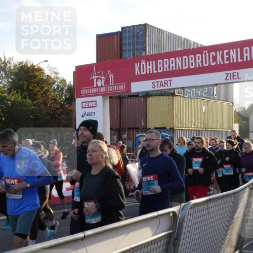 03.10.2025 - Köhlbrandbrückenlauf Matties Gatica Varas http://msf.ph/oto/9163633 03.10.2025 09:04:28 Ziel  meine-sportfotos.de