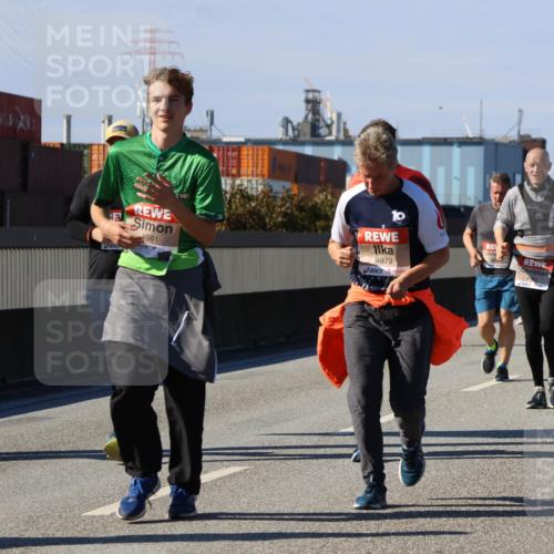 03.10.2025 - Köhlbrandbrückenlauf Strokosch-Dieckow http://msf.ph/oto/9163634 03.10.2025 13:03:34 Position 3 4981, 4979, 4994, 5377 meine-sportfotos.de