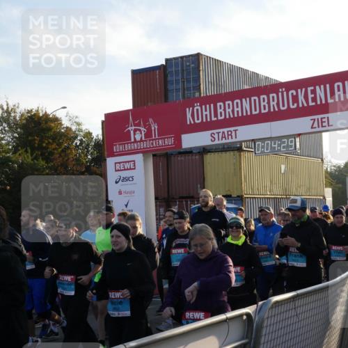 03.10.2025 - Köhlbrandbrückenlauf Matties Gatica Varas http://msf.ph/oto/9163643 03.10.2025 09:04:31 Ziel  meine-sportfotos.de