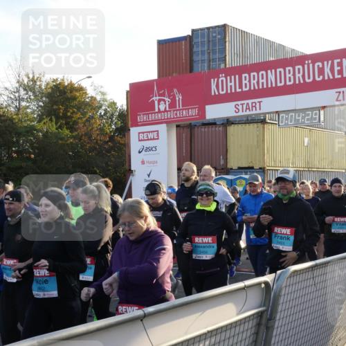 03.10.2025 - Köhlbrandbrückenlauf Matties Gatica Varas http://msf.ph/oto/9163645 03.10.2025 09:04:31 Ziel  meine-sportfotos.de