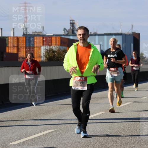 03.10.2025 - Köhlbrandbrückenlauf Strokosch-Dieckow http://msf.ph/oto/9163667 03.10.2025 13:03:51 Position 3 6475, 5397, 4481 meine-sportfotos.de
