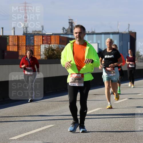 03.10.2025 - Köhlbrandbrückenlauf Strokosch-Dieckow http://msf.ph/oto/9163669 03.10.2025 13:03:51 Position 3 6475, 5397, 4481 meine-sportfotos.de