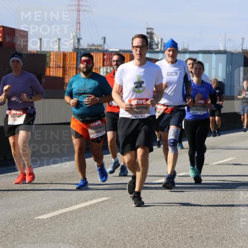 03.10.2025 - Köhlbrandbrückenlauf Strokosch-Dieckow http://msf.ph/oto/9163711 03.10.2025 13:04:05 Position 3 5924, 6532, 5631 meine-sportfotos.de