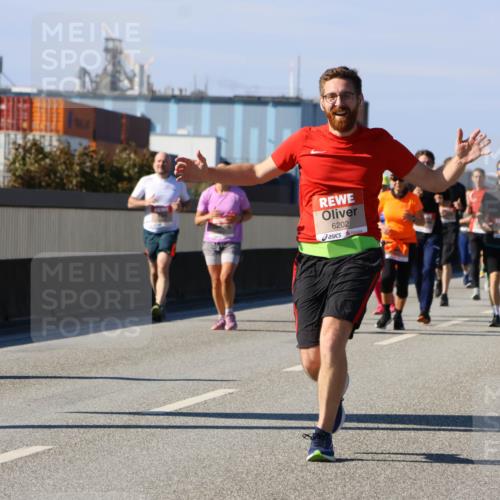 03.10.2025 - Köhlbrandbrückenlauf Strokosch-Dieckow http://msf.ph/oto/9163772 03.10.2025 13:04:30 Position 3 6202 meine-sportfotos.de