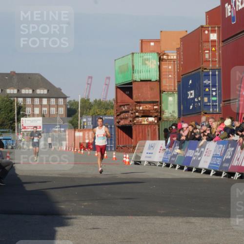 03.10.2025 - Köhlbrandbrückenlauf Matties Gatica Varas http://msf.ph/oto/9163797 03.10.2025 09:46:48 Ziel 1013 meine-sportfotos.de