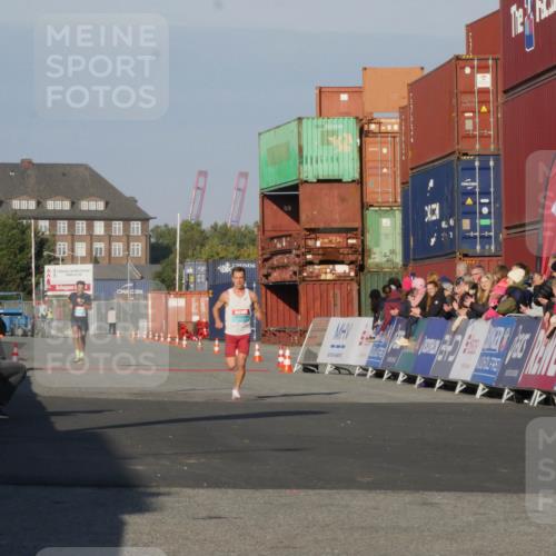 03.10.2025 - Köhlbrandbrückenlauf Matties Gatica Varas http://msf.ph/oto/9163799 03.10.2025 09:46:48 Ziel 1013 meine-sportfotos.de