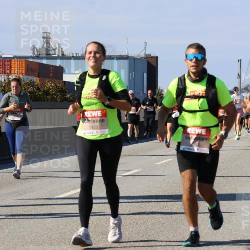 03.10.2025 - Köhlbrandbrückenlauf Strokosch-Dieckow http://msf.ph/oto/9163805 03.10.2025 13:04:43 Position 3 4904, 5928, 4673 meine-sportfotos.de
