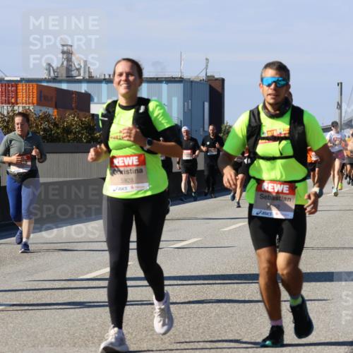 03.10.2025 - Köhlbrandbrückenlauf Strokosch-Dieckow http://msf.ph/oto/9163808 03.10.2025 13:04:43 Position 3 4904, 5928, 082, 4673 meine-sportfotos.de