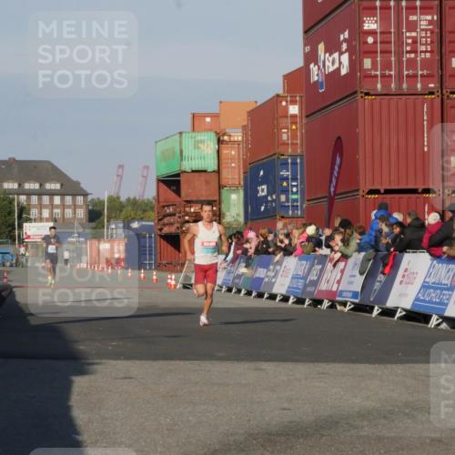 03.10.2025 - Köhlbrandbrückenlauf Matties Gatica Varas http://msf.ph/oto/9163809 03.10.2025 09:46:51 Ziel 1013 meine-sportfotos.de