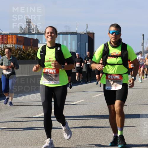03.10.2025 - Köhlbrandbrückenlauf Strokosch-Dieckow http://msf.ph/oto/9163810 03.10.2025 13:04:43 Position 3 4904, 5922, 82, 4673 meine-sportfotos.de