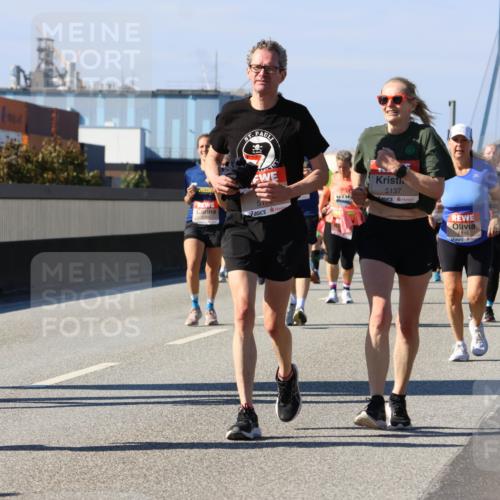 03.10.2025 - Köhlbrandbrückenlauf Strokosch-Dieckow http://msf.ph/oto/9163848 03.10.2025 13:05:00 Position 3 6277, 5137, 5716 meine-sportfotos.de
