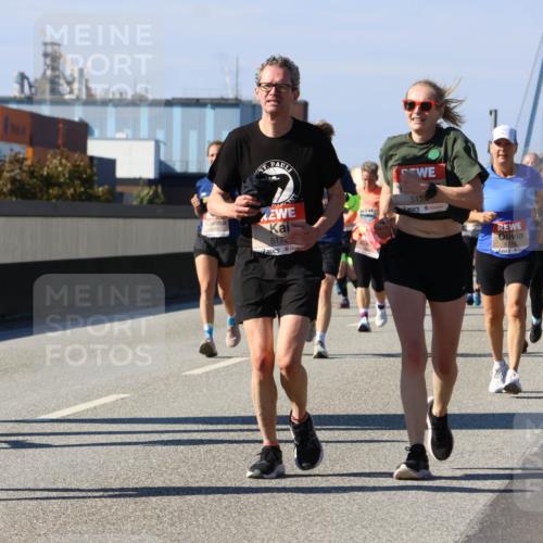 03.10.2025 - Köhlbrandbrückenlauf Strokosch-Dieckow http://msf.ph/oto/9163852 03.10.2025 13:05:00 Position 3 6277, 5172, 513, 5716 meine-sportfotos.de