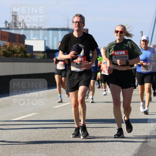 03.10.2025 - Köhlbrandbrückenlauf Strokosch-Dieckow http://msf.ph/oto/9163854 03.10.2025 13:05:00 Position 3 6277, 5172, 716 meine-sportfotos.de
