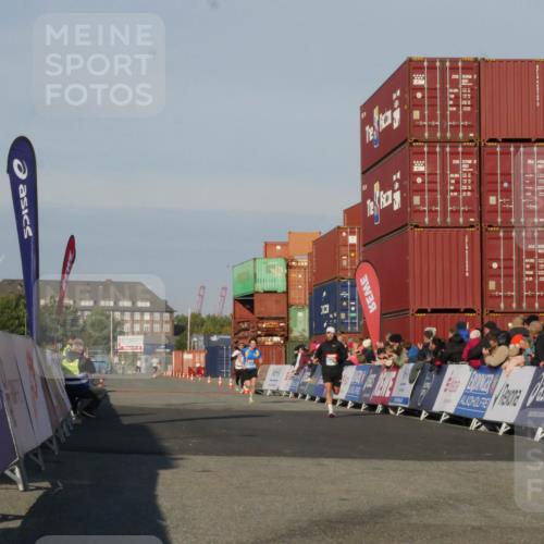 03.10.2025 - Köhlbrandbrückenlauf Matties Gatica Varas http://msf.ph/oto/9163855 03.10.2025 09:47:45 Ziel 1062, 3304 meine-sportfotos.de