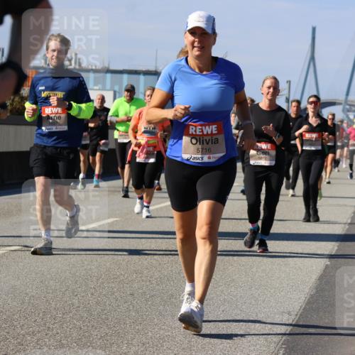03.10.2025 - Köhlbrandbrückenlauf Strokosch-Dieckow http://msf.ph/oto/9163860 03.10.2025 13:05:05 Position 3 5716, 5272 meine-sportfotos.de