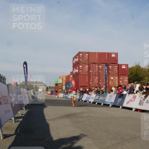 03.10.2025 - Köhlbrandbrückenlauf Matties Gatica Varas http://msf.ph/oto/9163933 03.10.2025 09:48:24 Ziel 2968 meine-sportfotos.de