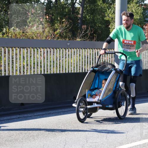 03.10.2025 - Köhlbrandbrückenlauf Strokosch-Dieckow http://msf.ph/oto/9163940 03.10.2025 13:05:36 Position 3 4239 meine-sportfotos.de